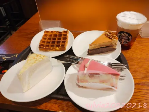 Starbucks-雲朵草莓芒果風味烏龍茶