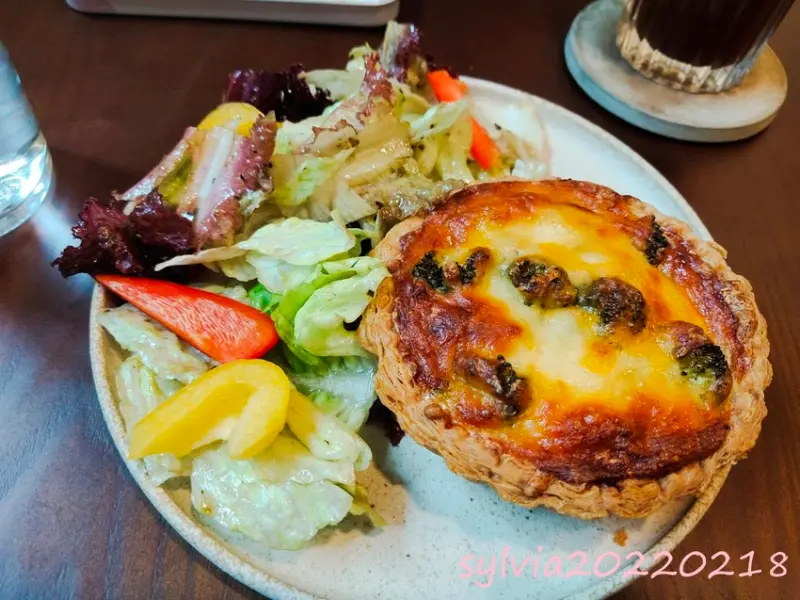 Moshi Café，洛林培根千層鹹派