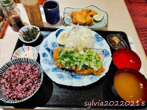 銀座杏子·滿滿蔥蒜的日式豬排