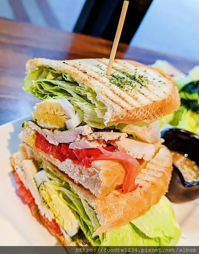 [台北早午餐]中山區民權西路站「豐滿早午餐民權店」真材實料的澎湃新鮮早餐/大分量又平價的各式餐點/店家親切服務貼心（附菜單）