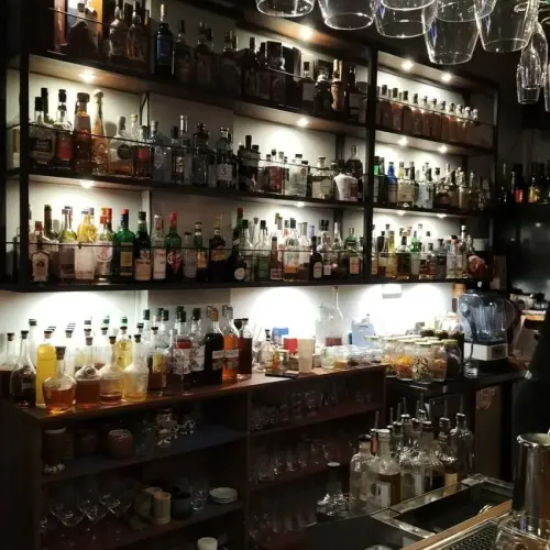 富有熱帶叢林感的酒吧｜嘉義第一家TikiStyle雞尾酒吧｜HOT Hi-end Of Tiki