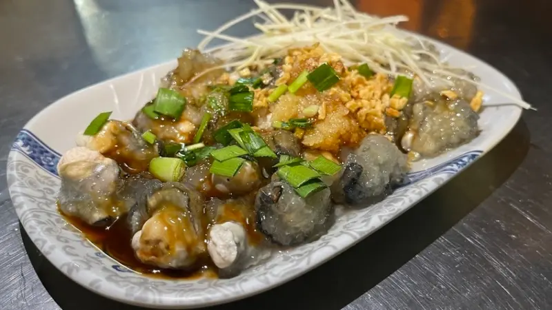 【台北萬華美食】梧州街蚵仔伯，新鮮肥美大蚵仔裹地瓜粉超滑順，1口滿足愛蚵者的夢