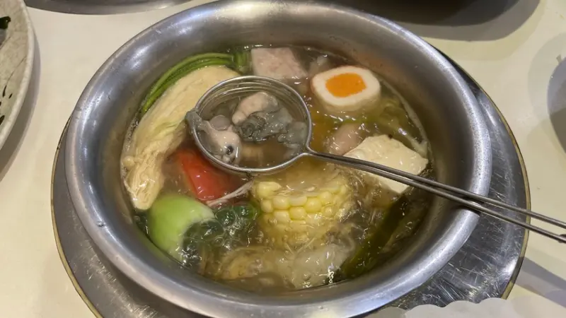 【新北中和美食】成記精緻鍋物，海鮮鍋物超美味是強項，捷運中和站附近4.4顆星好評