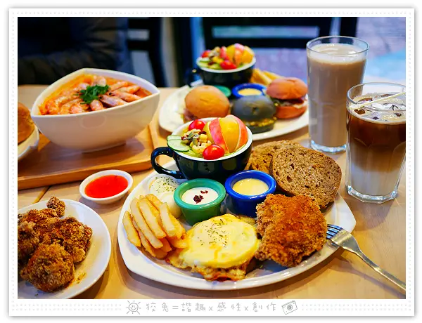 [台南食記] 濰克早午餐~爆款鍋燒新品！藝人小鐘節目推薦！超海派蝦爆叻沙鍋燒麵登場！熱賣款繽紛小漢堡軍團！