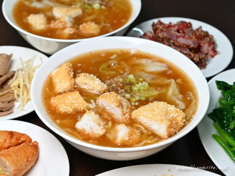 仁傑土魠魚羹｜台中隱藏版人氣小吃，一開店生意就超好，讓人一吃就愛上的土魠魚羹，大碗料又多！