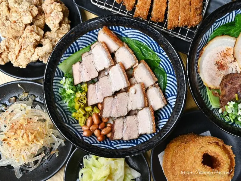 八九不離食｜彰化人氣桂林米粉專賣，人氣招牌脆皮豬肉米粉必點，晚來不一定吃得到～