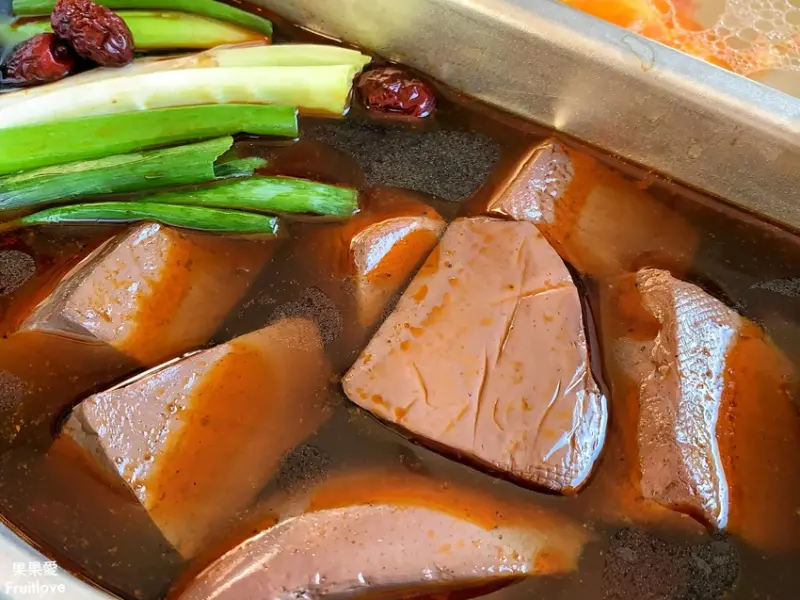 在家也可以輕鬆享受麻辣鍋，平價鴨血臭豆腐