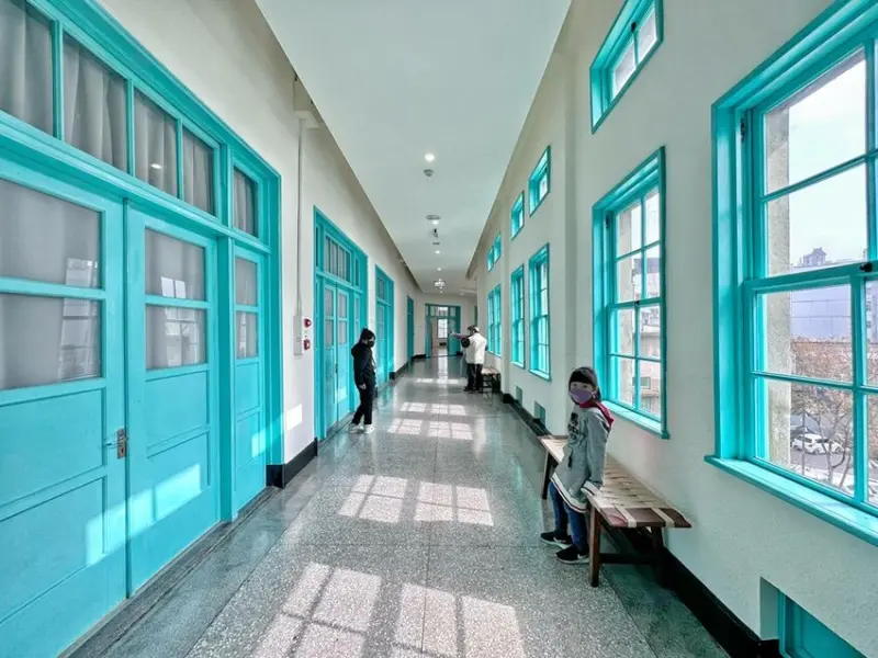 嘉義景點/嘉義市立美術館，舊古蹟搖身轉為現代美術館，拍照打卡真的都超美！