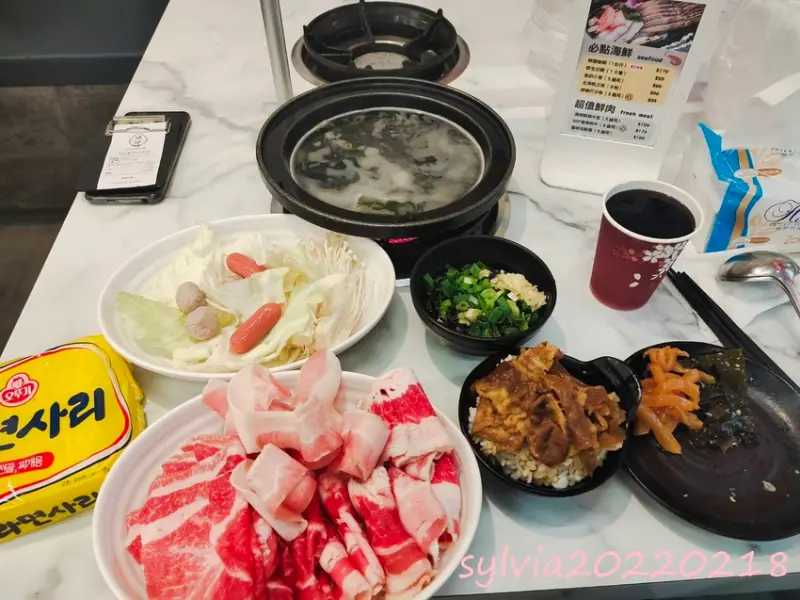 初訪，蘆洲·柒柒石頭火鍋(免服務費$369/$439壽喜燒．火鍋/肉片吃到飽系列)