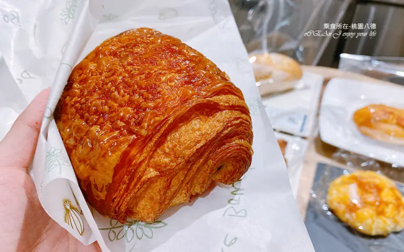 桃園八德美食｜大湳市場麵包推薦【乘食所在】一週只賣三天的麵包店，現烤麵包排隊店，晚到就買不到囉！桃園隱藏版巷弄美食~~