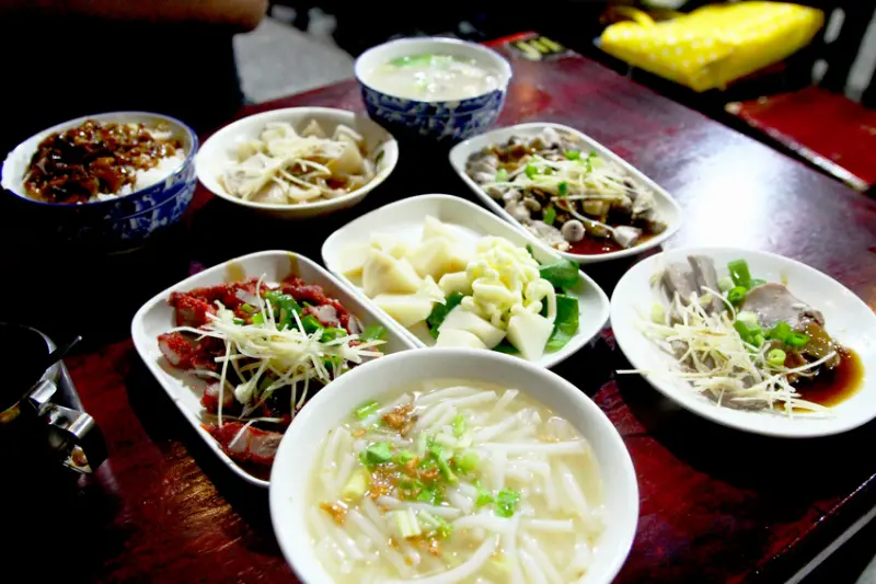 【台北市中山區。小吃】胡家台灣小吃中山旗艦店 林森北路酒店吃消夜 營業到凌晨5點