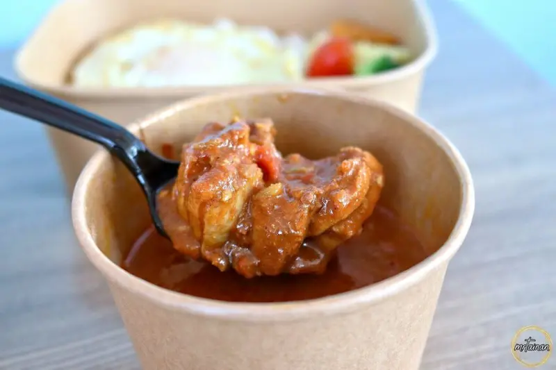 台南咖哩飯／獨家調配香料咖哩／使用10多種印度香料／每日限量只賣3樣／開店1小時完售／晚來保證吃不到