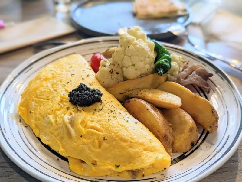 [台北早午餐]板橋新埔站「微笑好食」精心烹調的愜意小餐廳/食材新鮮料理單純原味/店狗超可愛（附菜單）