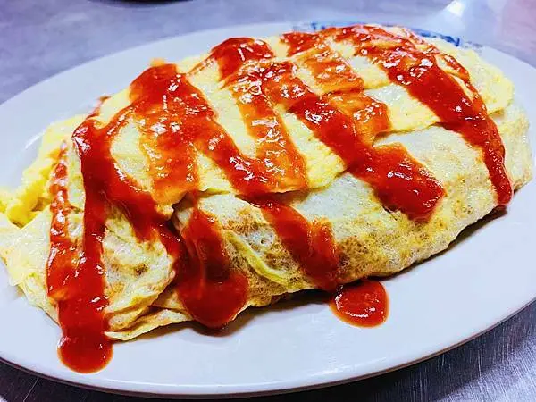 [台北小吃]板橋新埔站「米粉嫂小吃店」俗又大碗的隱藏版美味小吃/絡繹不絕的用餐人潮/生意超好東西好吃/蛋包飯超大碗/超多外帶/附菜單