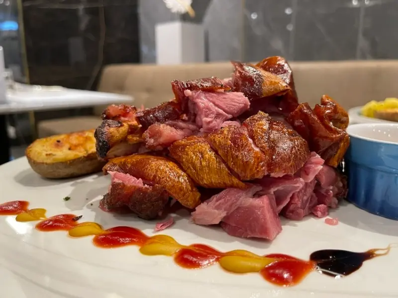 【台北松山美食】馥境西餐，飯店等級餐點品質與環境，慶祝特別的日子選它就對了。4/30前點主菜免費招待一杯紅/白酒！