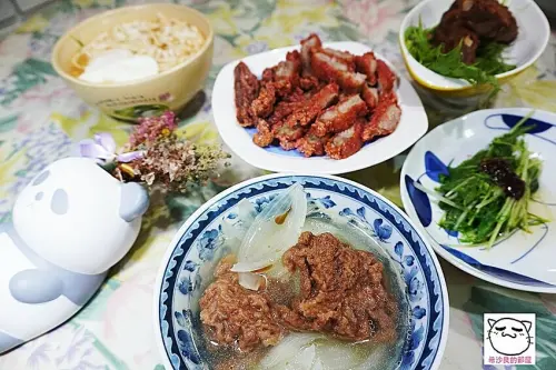 紅燒肉／古早味排骨酥。厚工又美味，噴香利便的台式即食料理──兌味食品