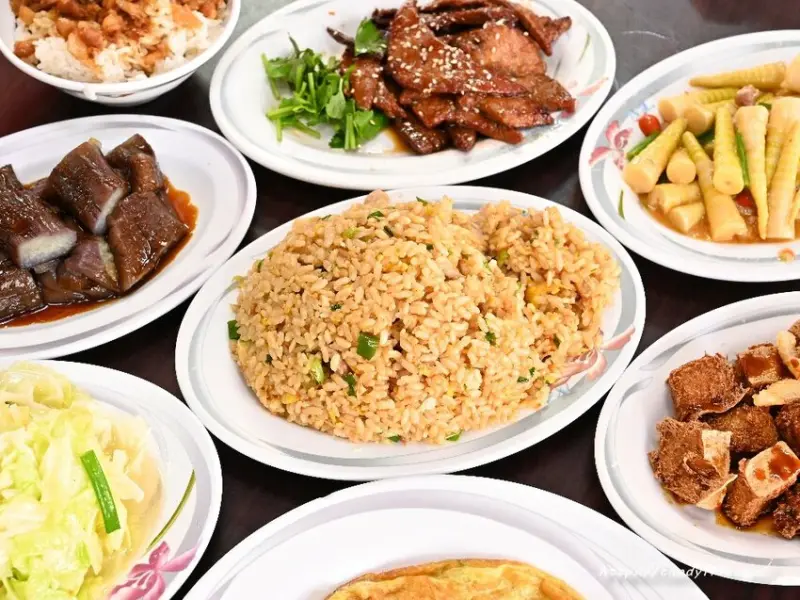 好小子擔仔麵｜台中人才知道的30年必吃老店，營業至凌晨一點，這道熱炒必點！