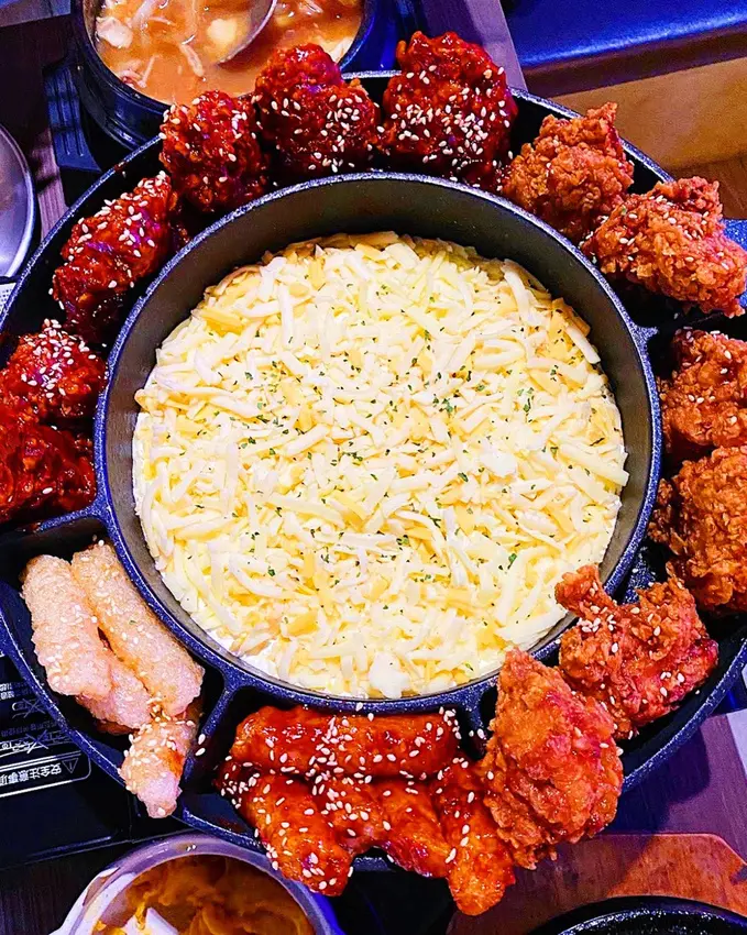 [台北韓式]蘆洲蘆洲站「That’s ok 괜찮아 韓式餐酒館」超韓超狂起司瀑布韓式炸雞/Q彈有嚼勁的美味豬五花/道道經典道道地道/附菜單