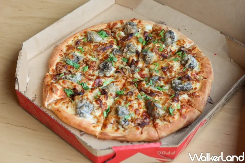 必勝客 香菜大腸蚵仔麵線比薩 / WalkerLand窩客島提供 未經許可，不得轉載