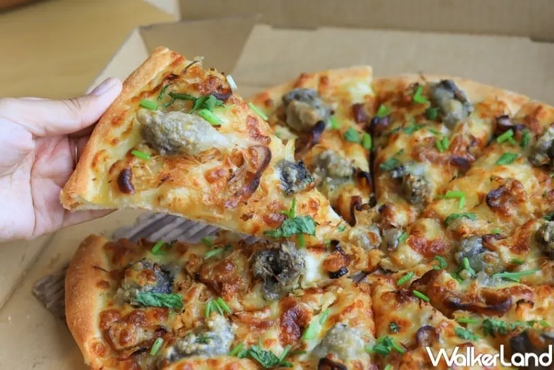 必勝客 香菜大腸蚵仔麵線比薩 / WalkerLand窩客島提供 未經許可，不得轉載