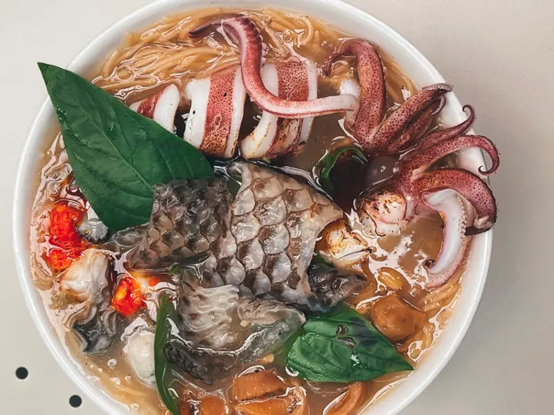 萬華區華西街 「悠鱻麵線」 浮誇之餘仍然美味