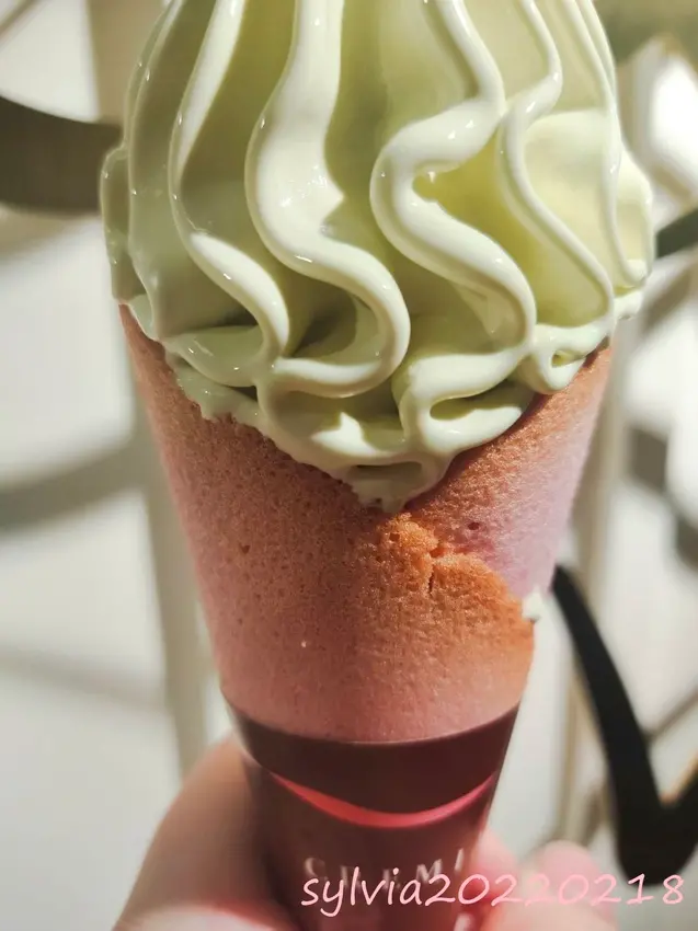 cremia新品:焦糖、麝香葡萄口味、覆盆子餅皮