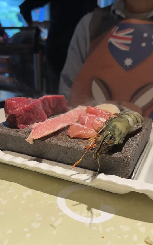 [台北。大安] 忠孝敦化站︱沒有想像中便宜的洋石岩燒牛排︱薯條、燉飯、飲料自助吧吃到飽