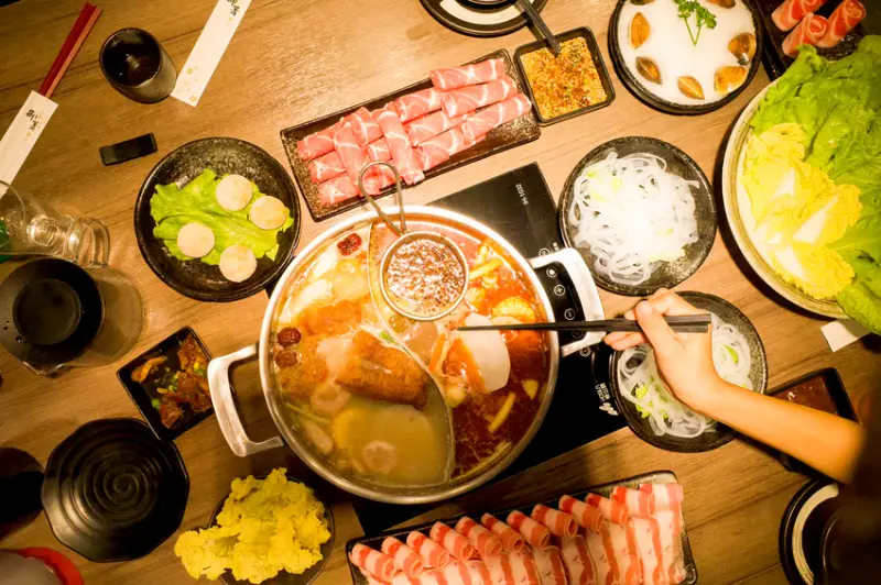 「就是辣重慶老火鍋」 —  最道地又正宗的重慶口味，讓你感受歡樂的團聚氛圍！