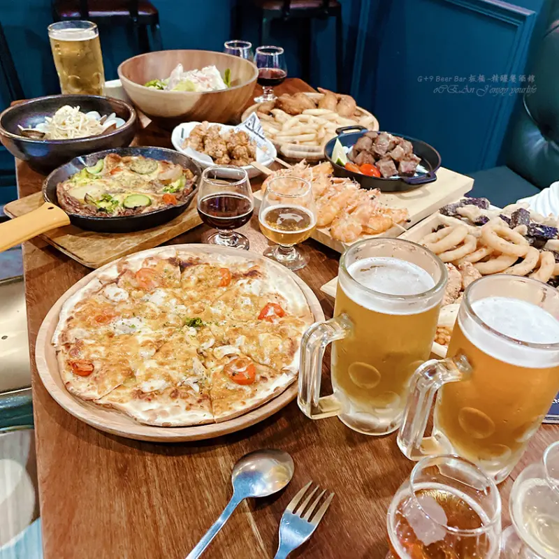 板橋美食推薦│G+9鮮釀啤酒餐廳(三民店) 啤酒免費試飲，青檸之夏彷彿秒到仲夏海邊，搭配超強炸物及台式椒麻辣味雞丁，超適合聚會~板橋餐酒館運動酒吧~
