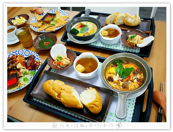 [高雄食記] 榛元南洋風味館~前鎮區美食推薦！自製咖哩叻沙醬搭配神級手工麵包！套餐享咖啡飲品、白飯、爆米花、冰淇淋吃到飽！