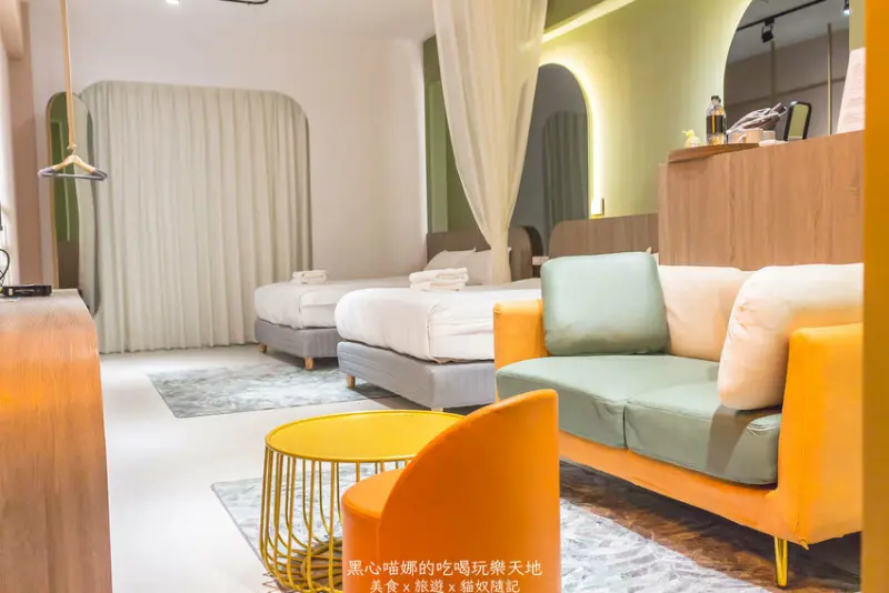 高雄民宿︱CoCaLuu日租包棟創意民宿　被在地美食環繞、１６人包棟、四種四人主題大房、頂樓超大戲水池的輕奢網美民宿！