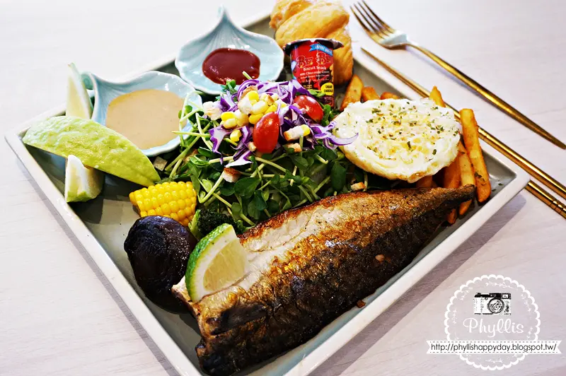 【桃園、中壢】芽咪早午餐 人氣滿滿的平價早午餐店 芽咪鐵板早午餐 近中壢火車站 情侶約會餐廳 中壢早午餐 中壢早餐店 @ 相片中的菲莉絲