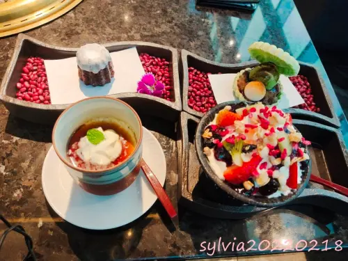 初訪，老乾杯燒肉，豪華豐富餐。