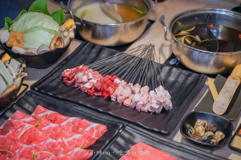 串串門子鴛鴦鍋｜一起嚕串吧！！重慶特色街邊小吃結合麻辣鴛鴦鍋，特色湯頭怎麼串都對味，花蓮美食