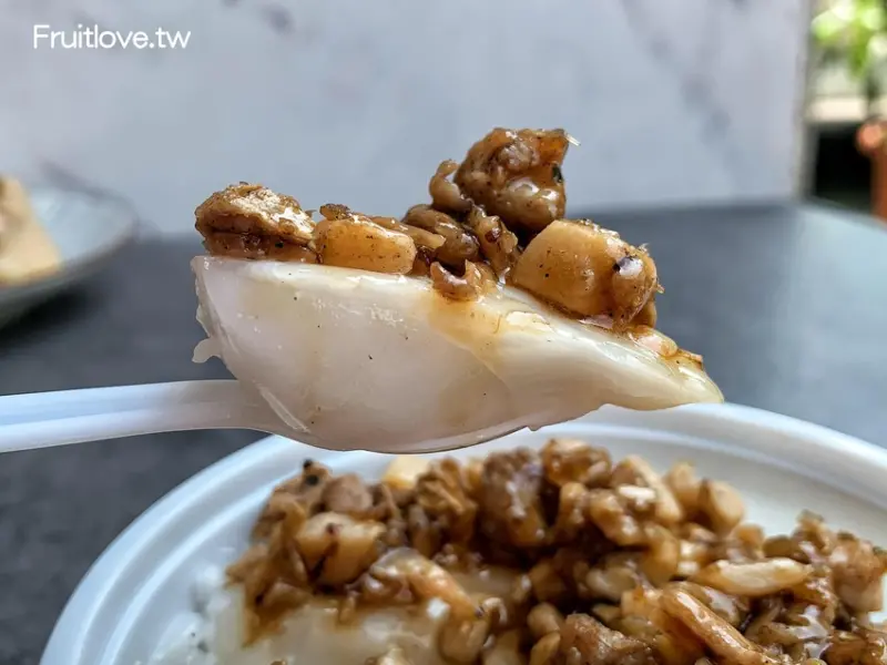 台中美食-在地經營超過30年，滿滿配料的碗糕讓人驚豔