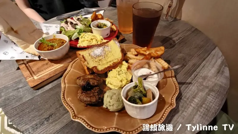 【永和美食】一起吃! eat together，鄉村風格早午餐 | 鮮嫩多汁漢堡排，印度咖哩烤餅