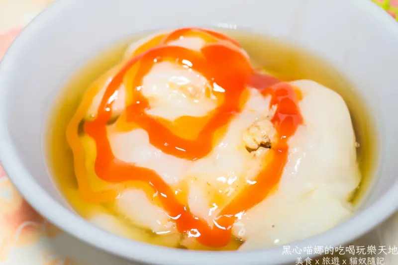 高雄苓雅︱宏展肉丸　Ｑ糯肉鮮蒸肉圓，一顆只要１０元，買十送一，四神湯一碗也只要２０元！！