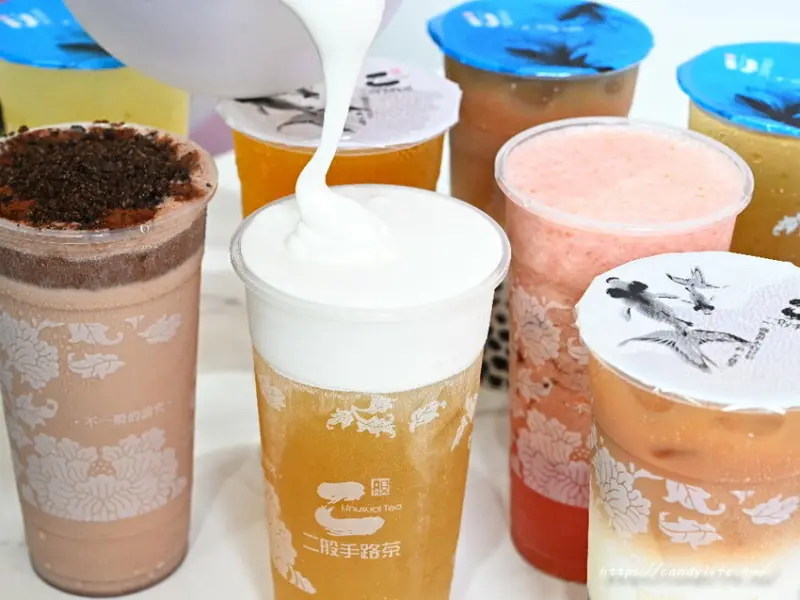 二般手路茶｜台中厲害海鹽奶蓋手搖飲，濃醇奶香綿密滑順，還有水果系列也大推薦，都是採用新鮮現切水果～