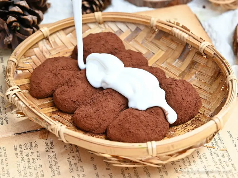 芳塢碼頭專業麻糬｜台中人氣傳統麻糬大玩創意，新品雲朵驢打滾，DIY沾醬麻糬，三種吃法，好吃又好玩～