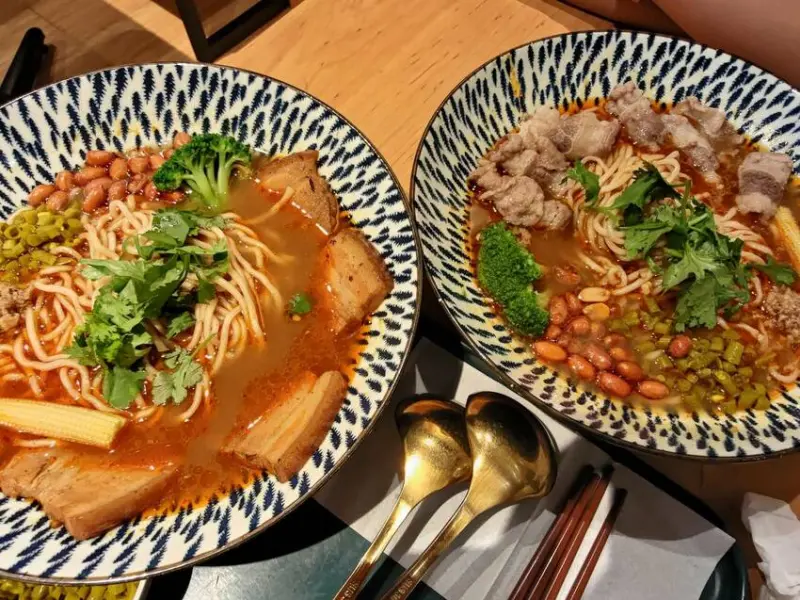 【東門美食】嗜鼎酸辣粉，道地川味又酸又辣 | 重慶好味道