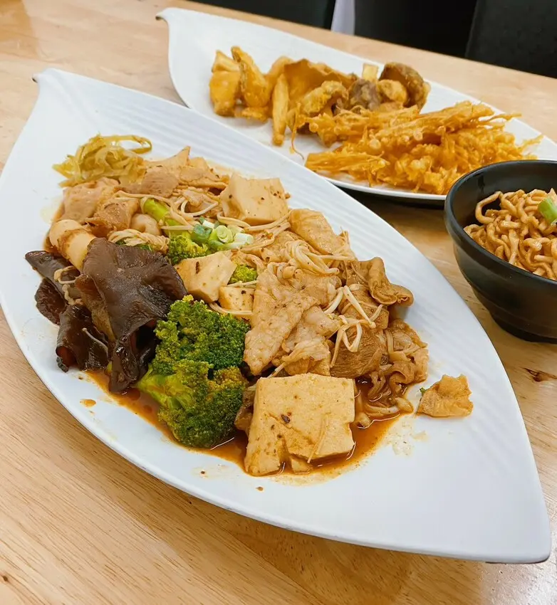 台中宵夜推薦 新開幕的極享滷意 中華路美食又多了一間美味滷味店