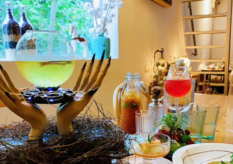 木柵餐酒館【呼嚕小酒館】Purrson Bistro 文青露營風親子餐廳-特色調酒感受微醺美感，重磅波蘿堡及普羅旺斯燉菜相當推--貓咪元素餐廳適合親子團聚、約會、小酌│木柵美食推薦