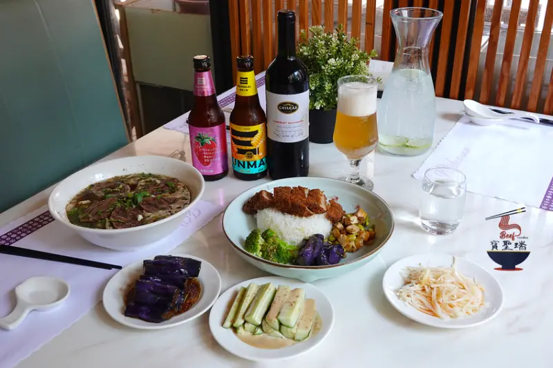 有優雅用餐環境與紅酒啤酒搭配的中和精緻牛肉麵餐廳-永安站寶聖瑞牛肉麵休閒餐廳，中和必吃牛肉麵餐廳