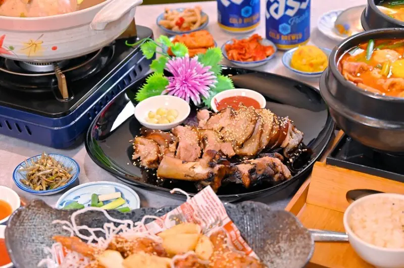 台中韓食推薦免出國就吃到首爾闆娘料理韓劇美食 韓國豬腳 韓國冷麵與烤牛肉盤推薦/親水河畔韓式料理