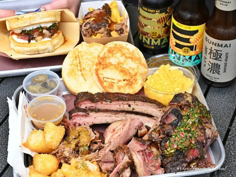 高雄人氣Celebrate BBQ 慶祝燒烤快閃台中，聯名Ivorish生吐司，一週只營業三天！