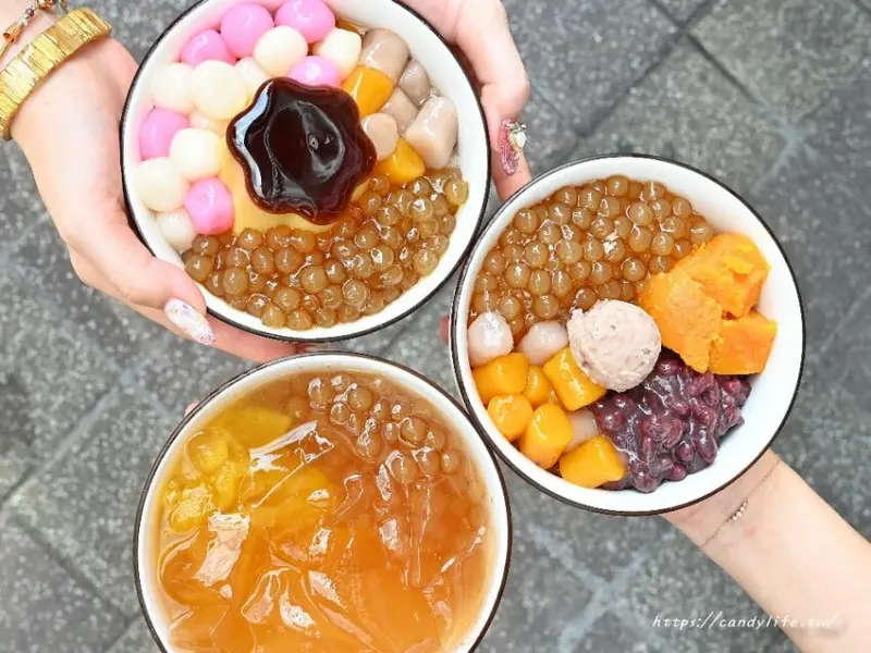 大麻粉圓｜逢甲必吃美食，一碗冰吃得到六種料，價格親民，開業至今生意都超級好