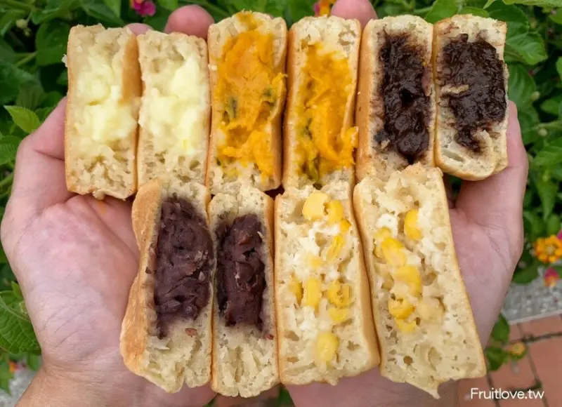 彰化美食-紅豆餅每種口味通通都5元，料多味美不甜膩