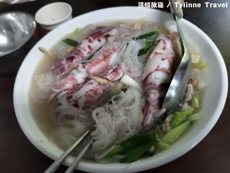 【新北貢寮】卯澳小吃，超大碗海鮮麵、小卷米粉湯 | 比臉還大碗 | 卯澳漁港美食 | 貢寮美食