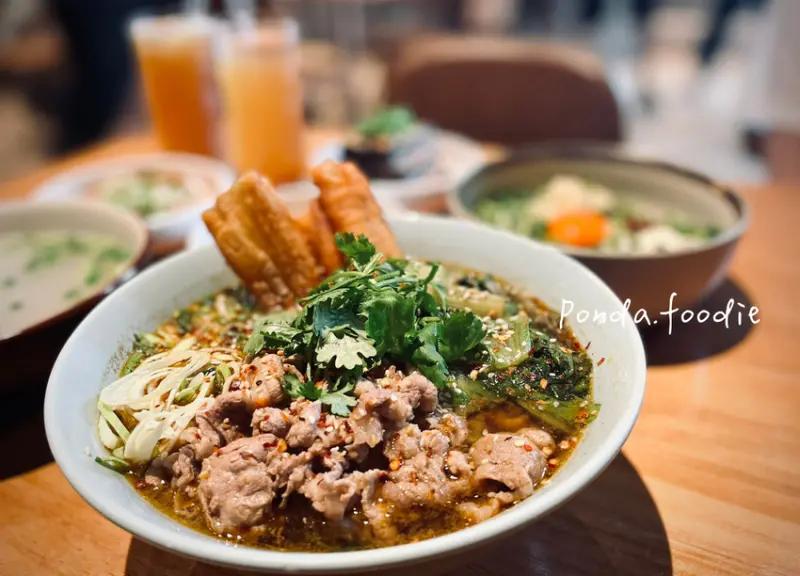 台中美食｜超人氣文青餐館！「發愣吃VARMT」獨家特色椒麻風味料理