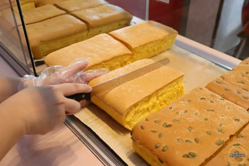 台南古早味蛋糕／當天現烤現賣不賣隔夜貨／限量供應晚來吃不到／不添加防腐劑與香精／嚴選高品質原物料